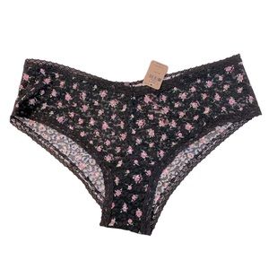PINK Victoria’s Secret Floral Lace Panties. Size XL. NWT😍